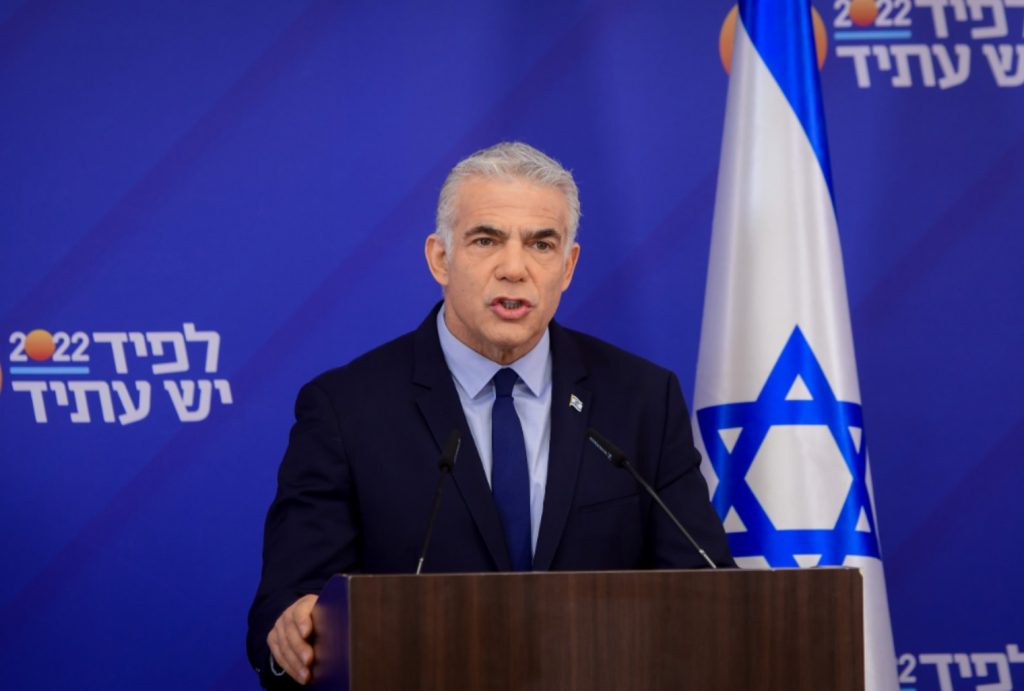 De Israëlische premier Yair Lapid verdedigt de deal vurig